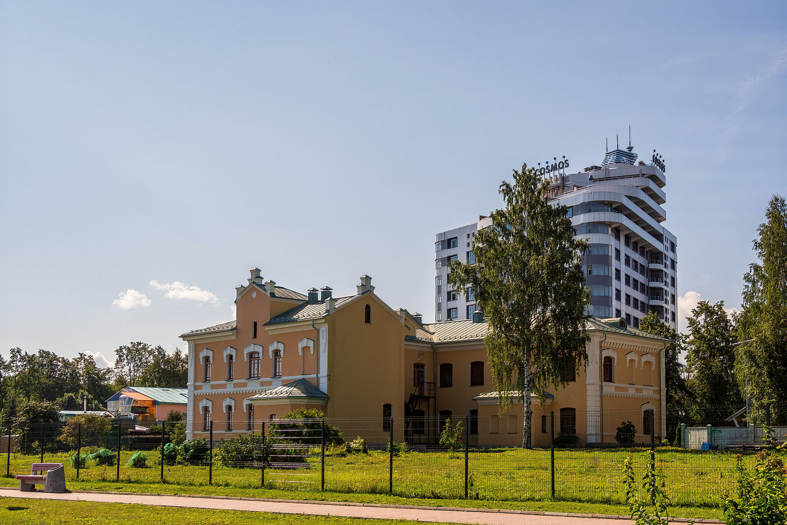 OLYMPUS DIGITAL CAMERA