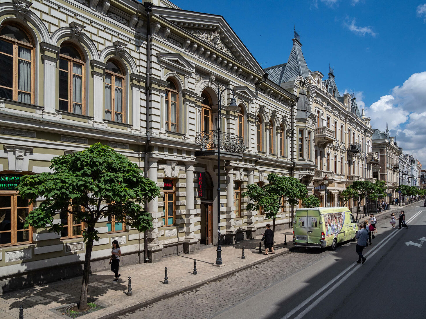 OLYMPUS DIGITAL CAMERA